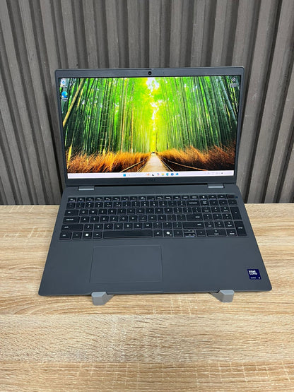Dell Latitude 3550 Intel Core Ultra 5 125U