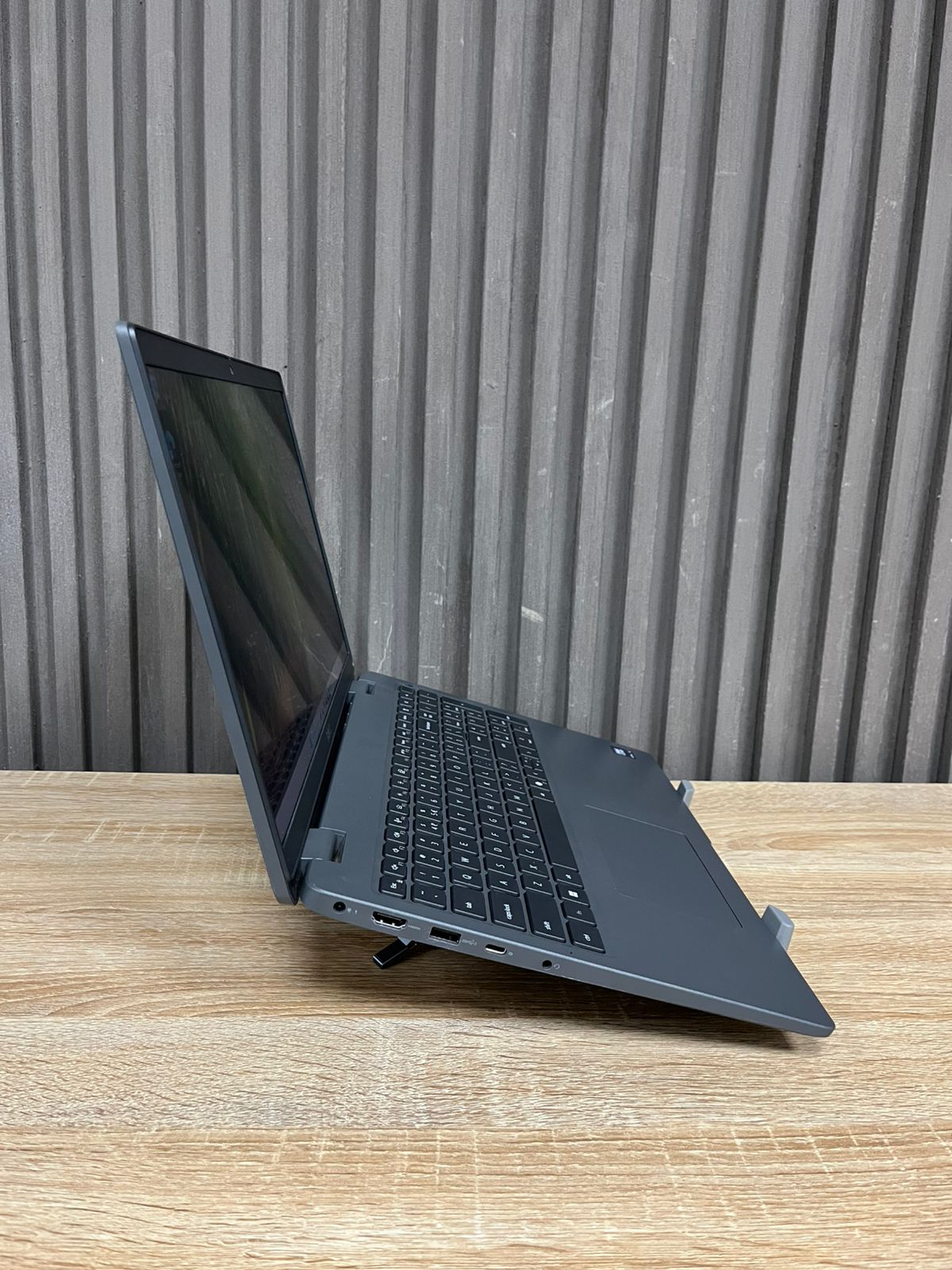 Dell Latitude 3550 Intel Core Ultra 5 125U