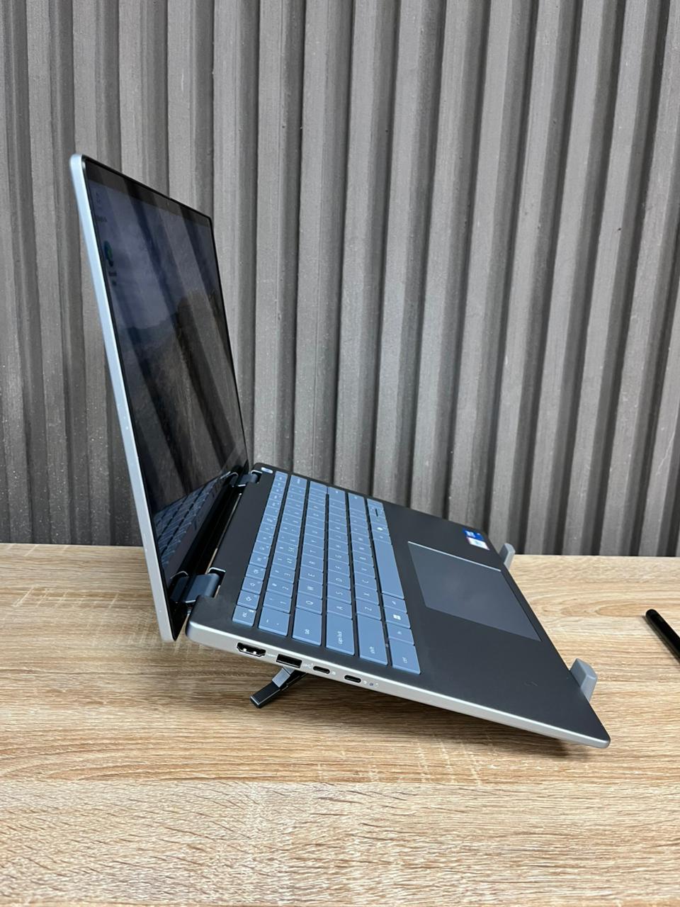 Dell Inspiron 14 7440 2-in-1 Intel Core 5 120U (Touchscreen)