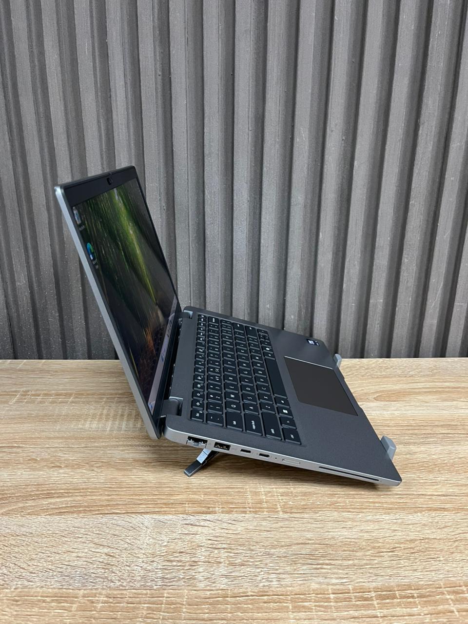 Dell Latitude 5450   Intel Core Ultra 5 vPro 135U