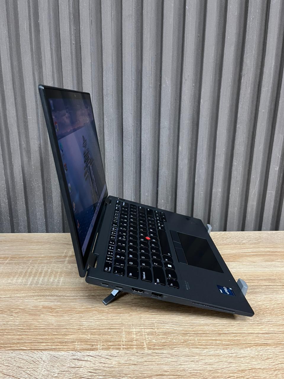 Lenovo Thinkpad X13 Yoga Gen 3  Intel Core i5 vPro 12th Gen
