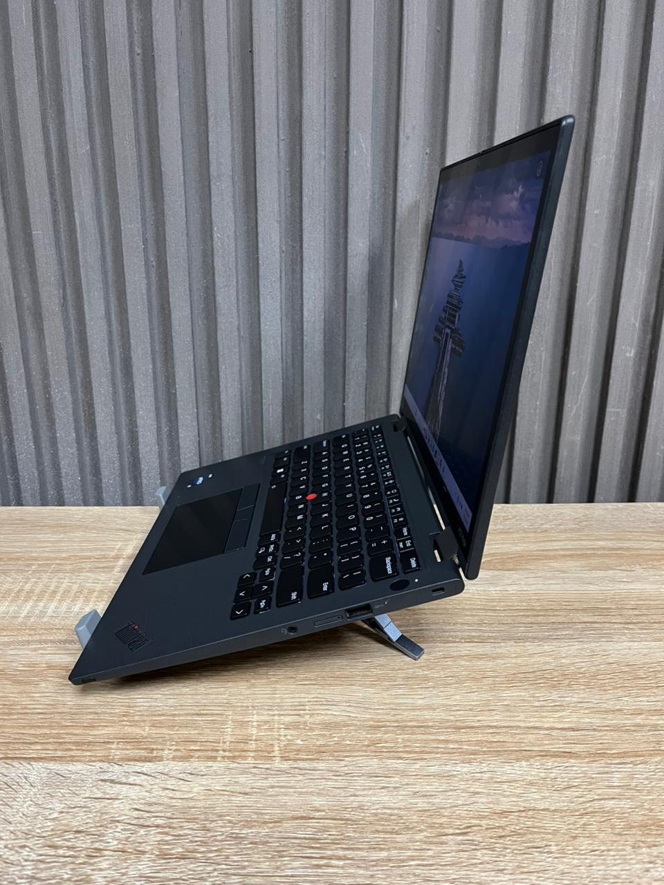 Lenovo Thinkpad X13 Yoga Gen 3  Intel Core i5 vPro 12th Gen