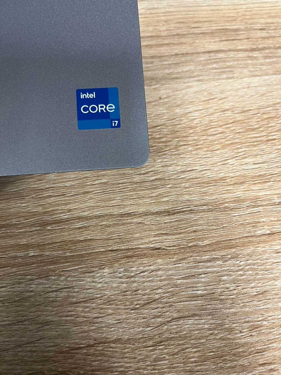 Dell Latitude 5520   Intel Core i7 11th Gen
