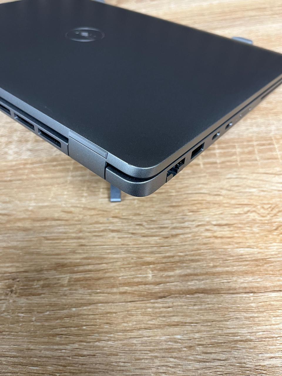 Dell Latitude 5450   Intel Core Ultra 5 vPro 135U