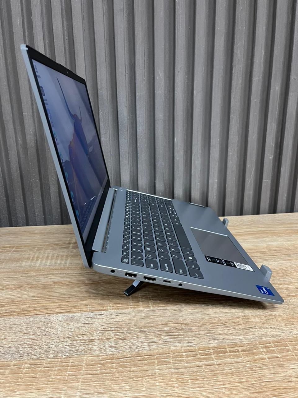 Lenovo Ideapad 1i   Intel Core i7 12th Gen