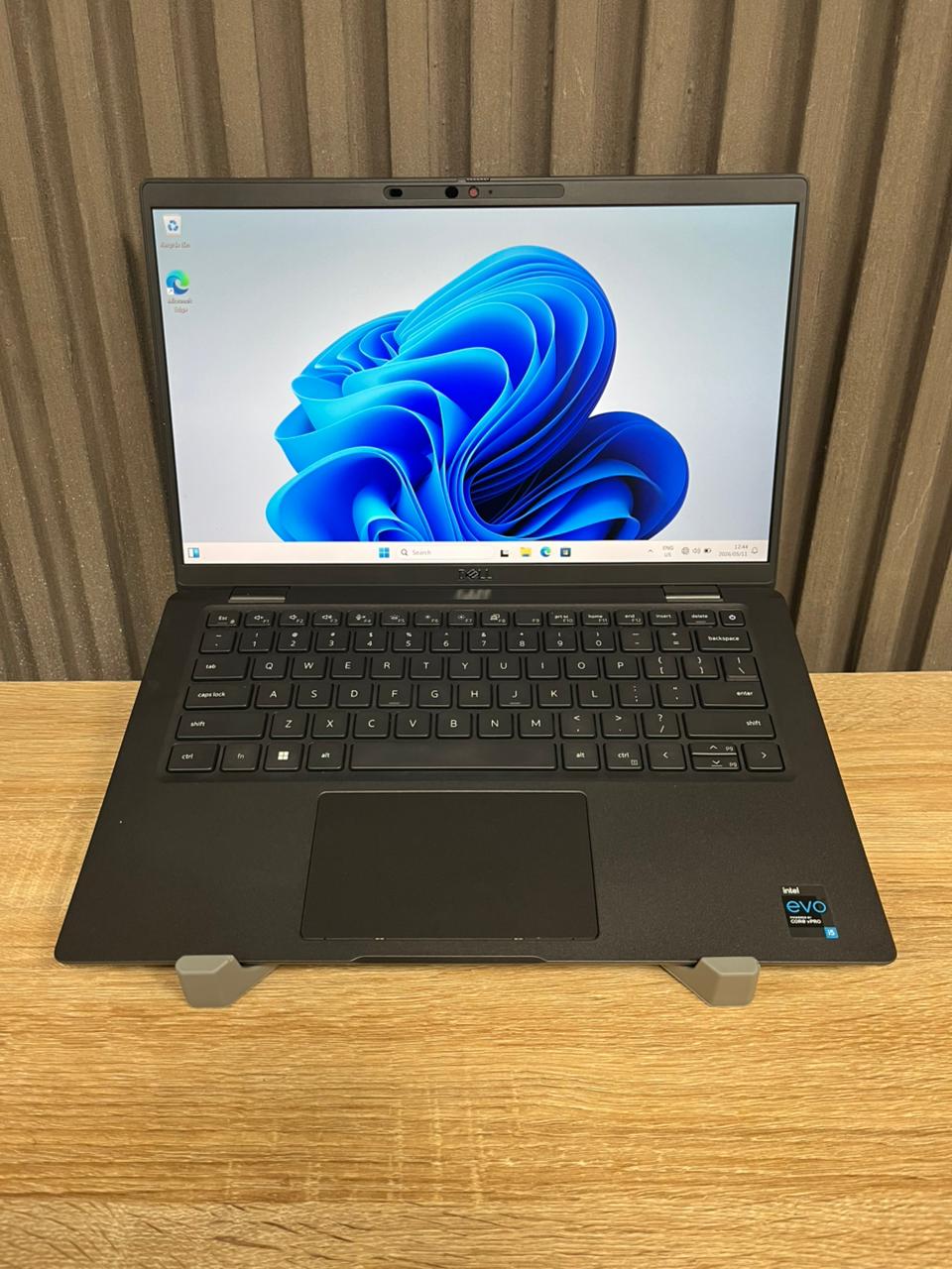 Dell Latitude 7420   Intel Core i5 evo vPro 11th Gen