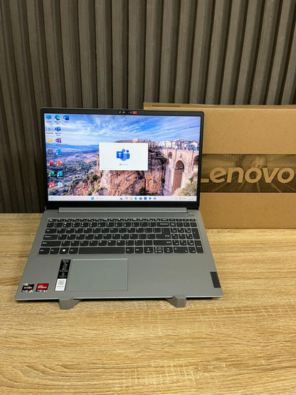 Lenovo Ideapad 1   *NEW CONDITION   AMD Ryzen 3 7320U