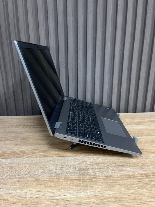 Dell Latitude 5520   Intel Core i7 11th Gen