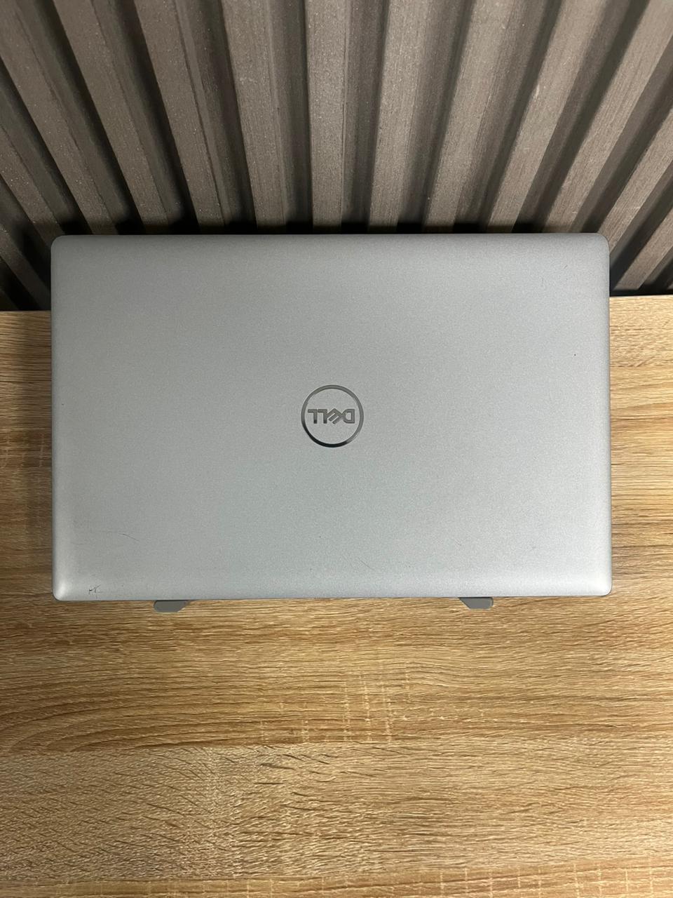 Dell Latitude 5520   Intel Core i7 11th Gen