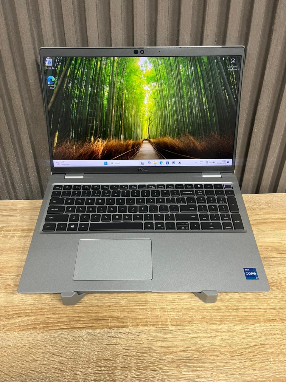 Dell Latitude 5520   Intel Core i7 11th Gen