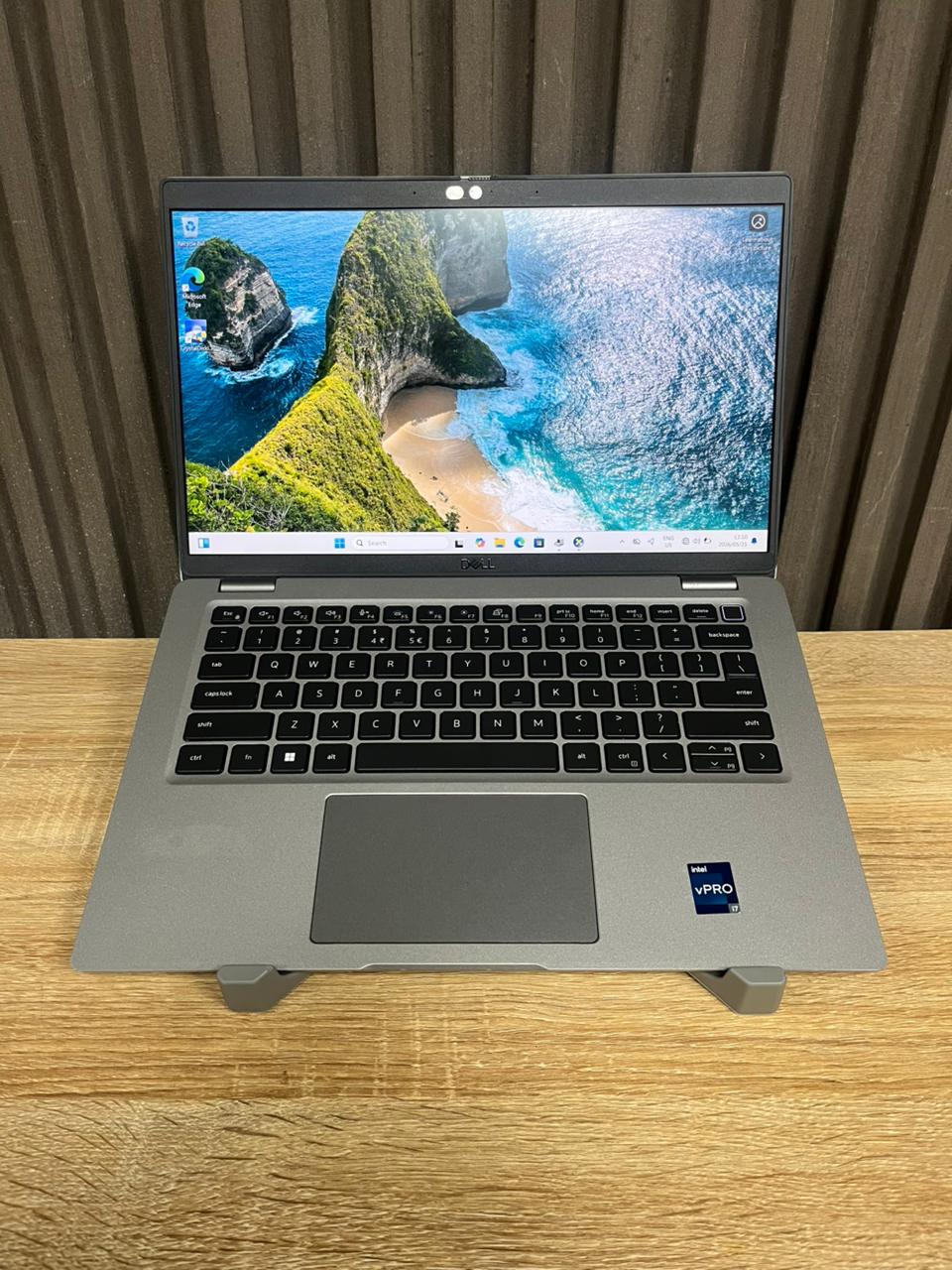 Dell Latitude 5430  Intel Core i7 vPro 12th Gen (1265U)