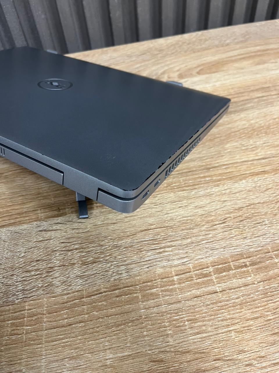 Dell Latitude 5430  Intel Core i7 vPro 12th Gen (1265U)
