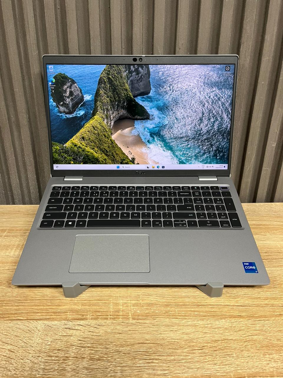 Dell Latitude 5520   Intel Core i7 11th Gen