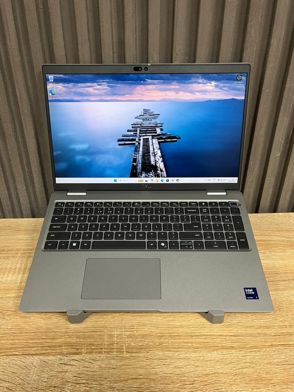 Dell Latitude 5550   Intel Core Ultra 7 155U