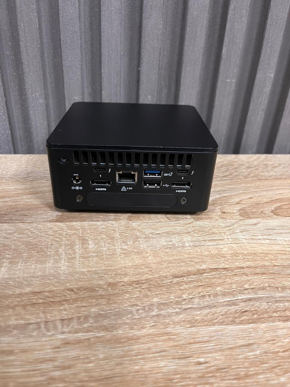 Intel Nuc  NUC12WSH   Intel Core i5 12th Gen 1240P