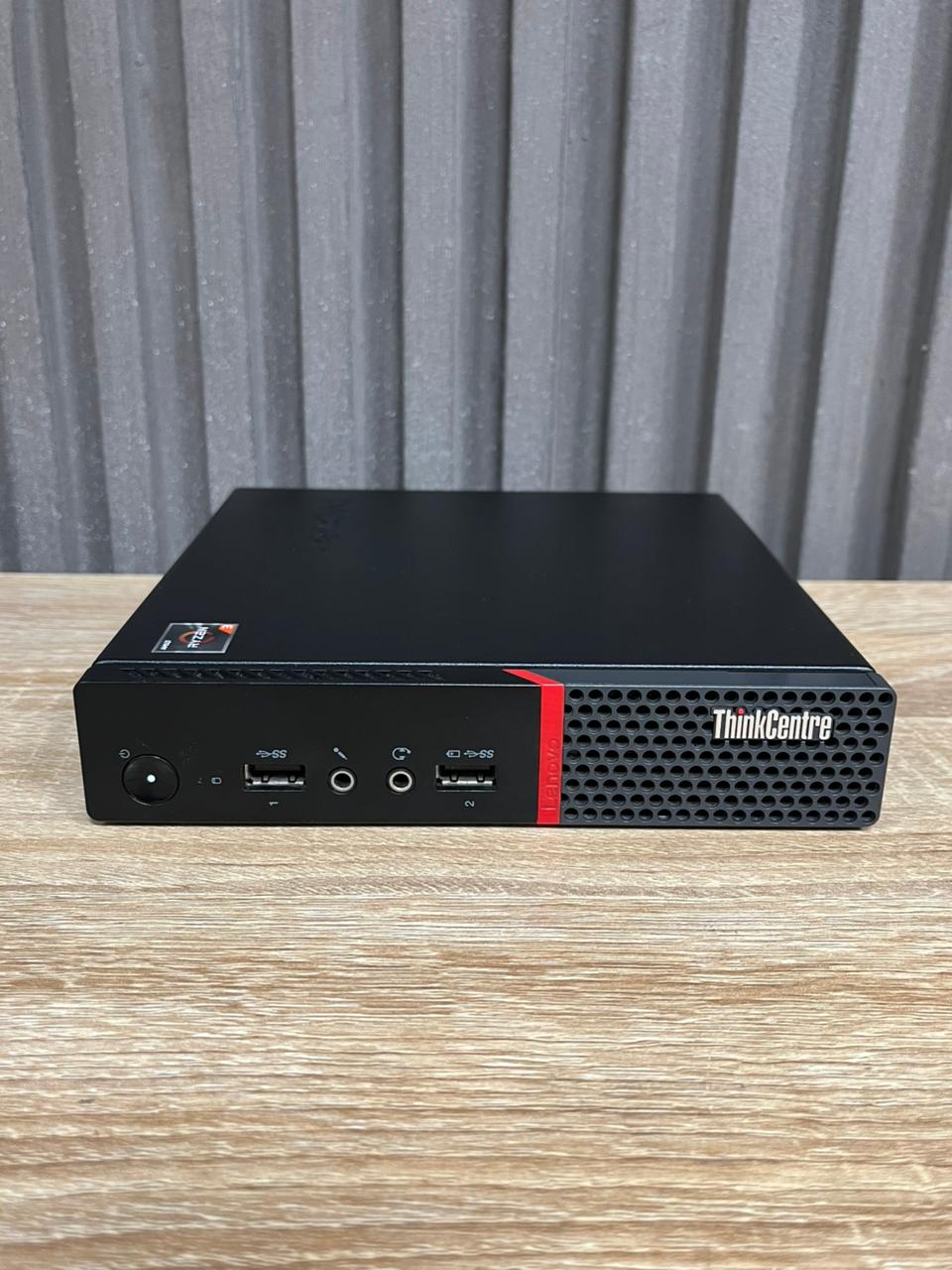 Lenovo ThinkCenter M715q Mini PC   AMD Ryzen 3 2200GE