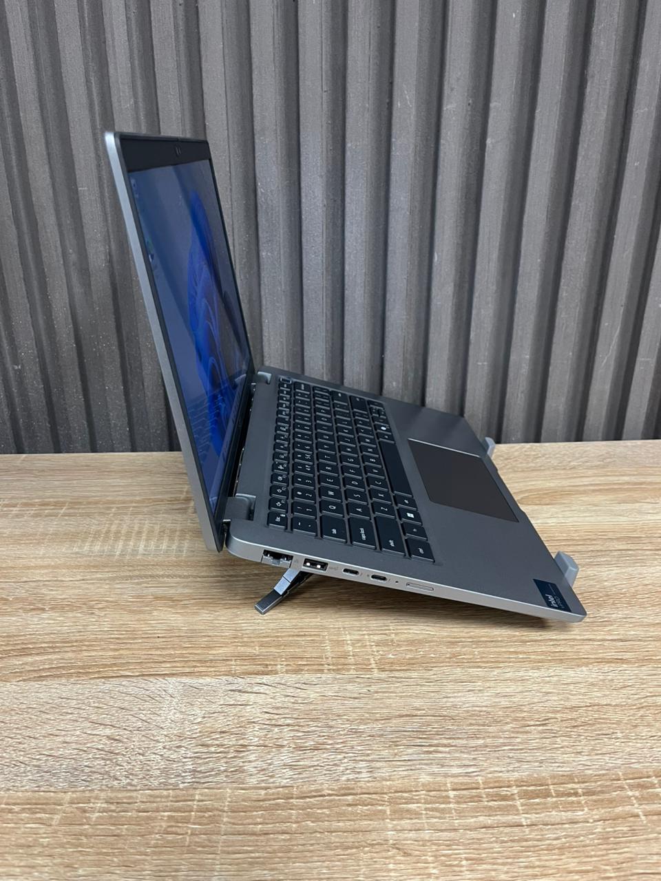 Dell Latitude 5450   Intel Core Ultra 5 vPro 135U