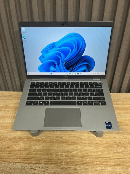 Dell Latitude 5430  Intel Core i7 vPro 12th Gen