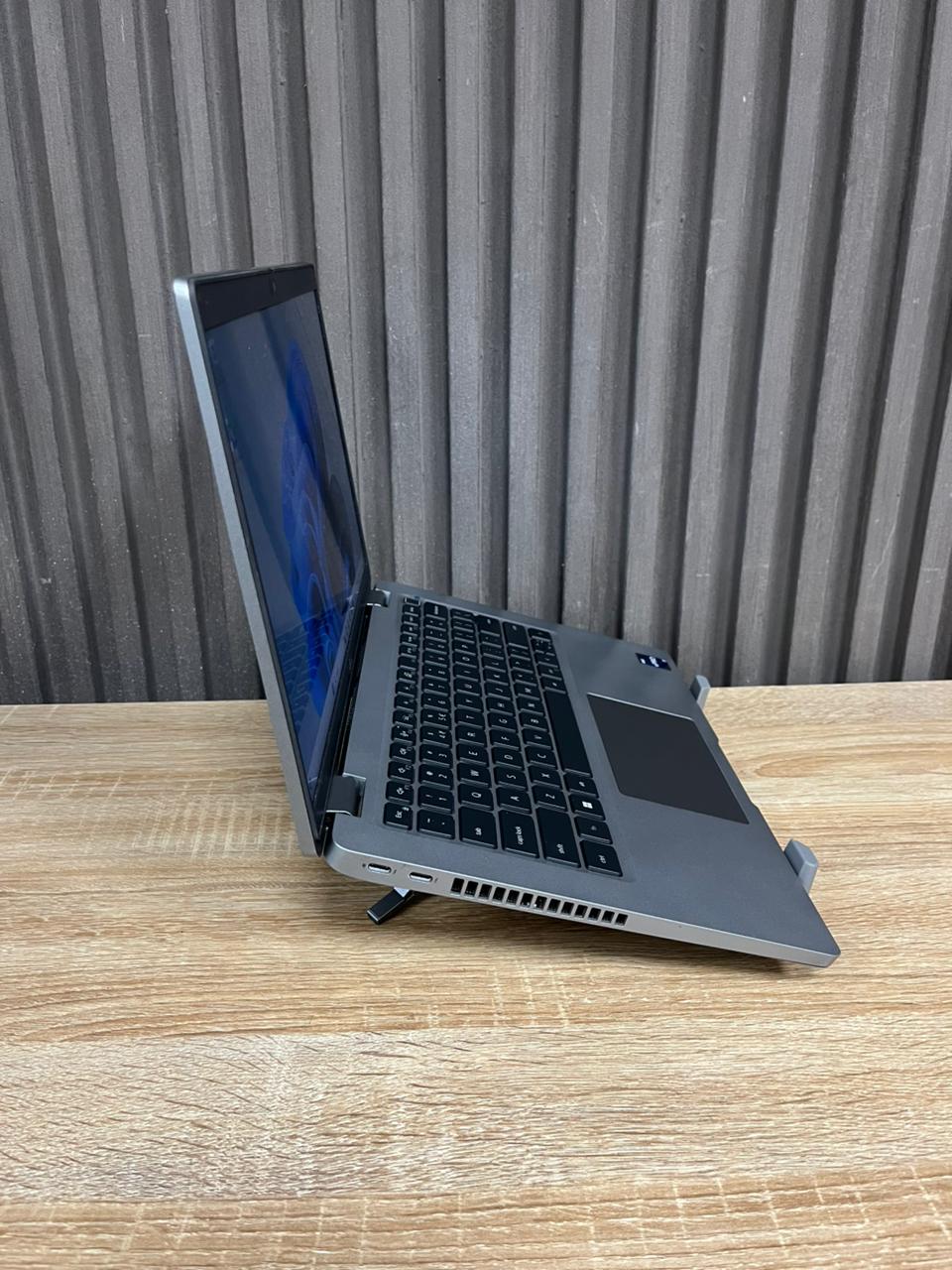 Dell Latitude 5430  Intel Core i7 vPro 12th Gen