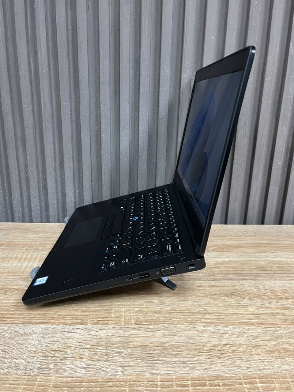 Dell Latitude 5490  Intel Core i7 vPro 8th Gen