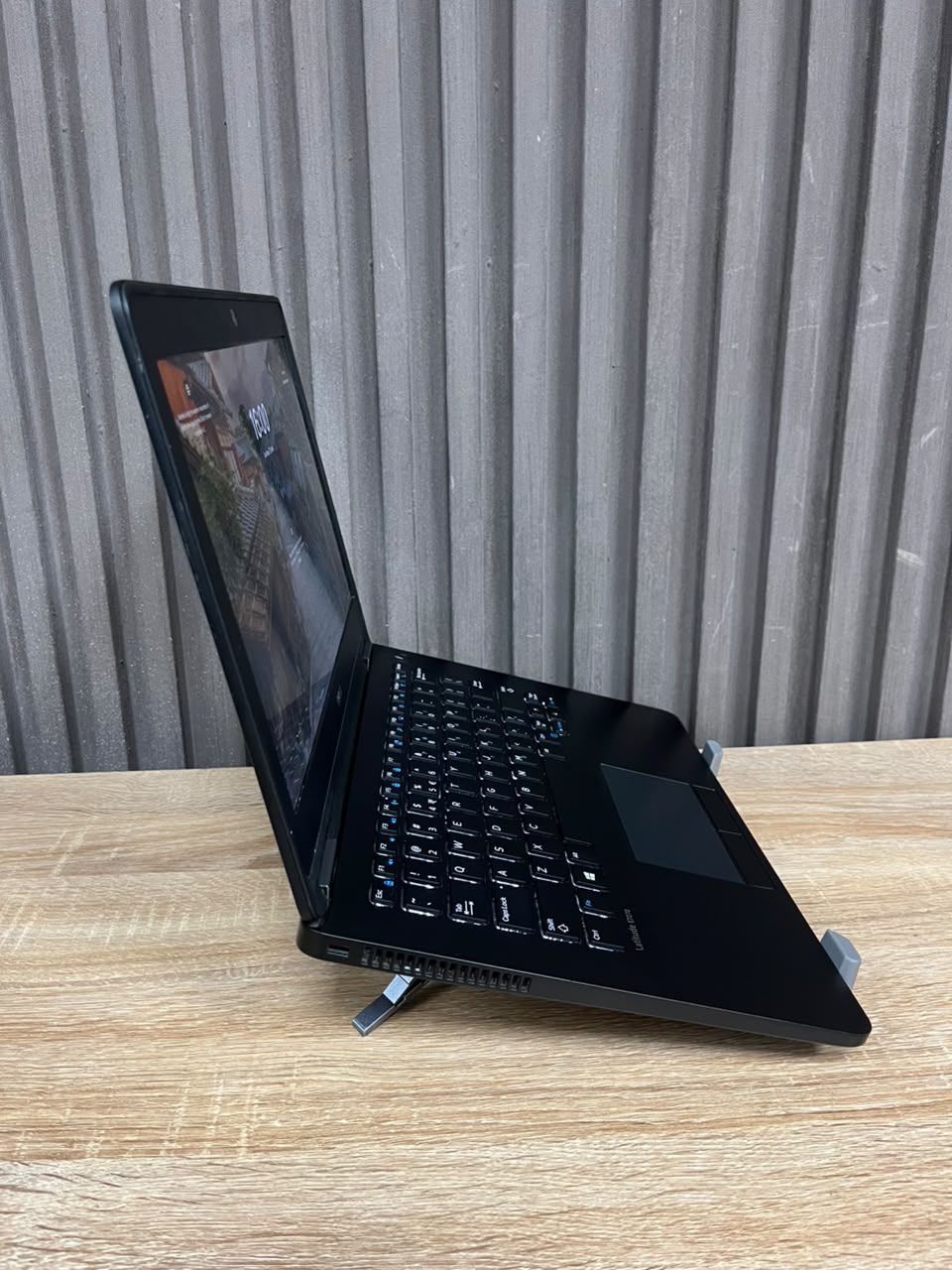 Dell Latitude E7270  Intel Core i7 vPro 6th Gen