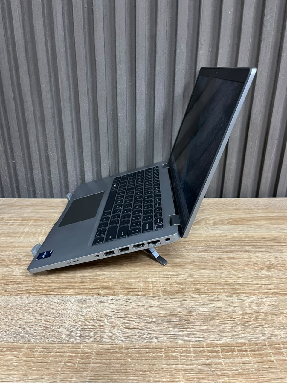 Dell Pro 16 PC16250  Intel Core Ultra 5 235U vPro