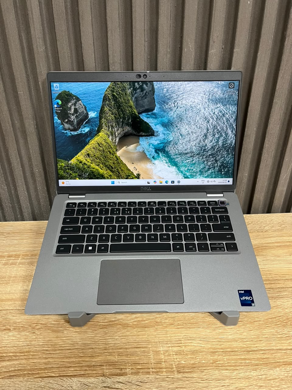 Dell Pro 16 PC16250  Intel Core Ultra 5 235U vPro