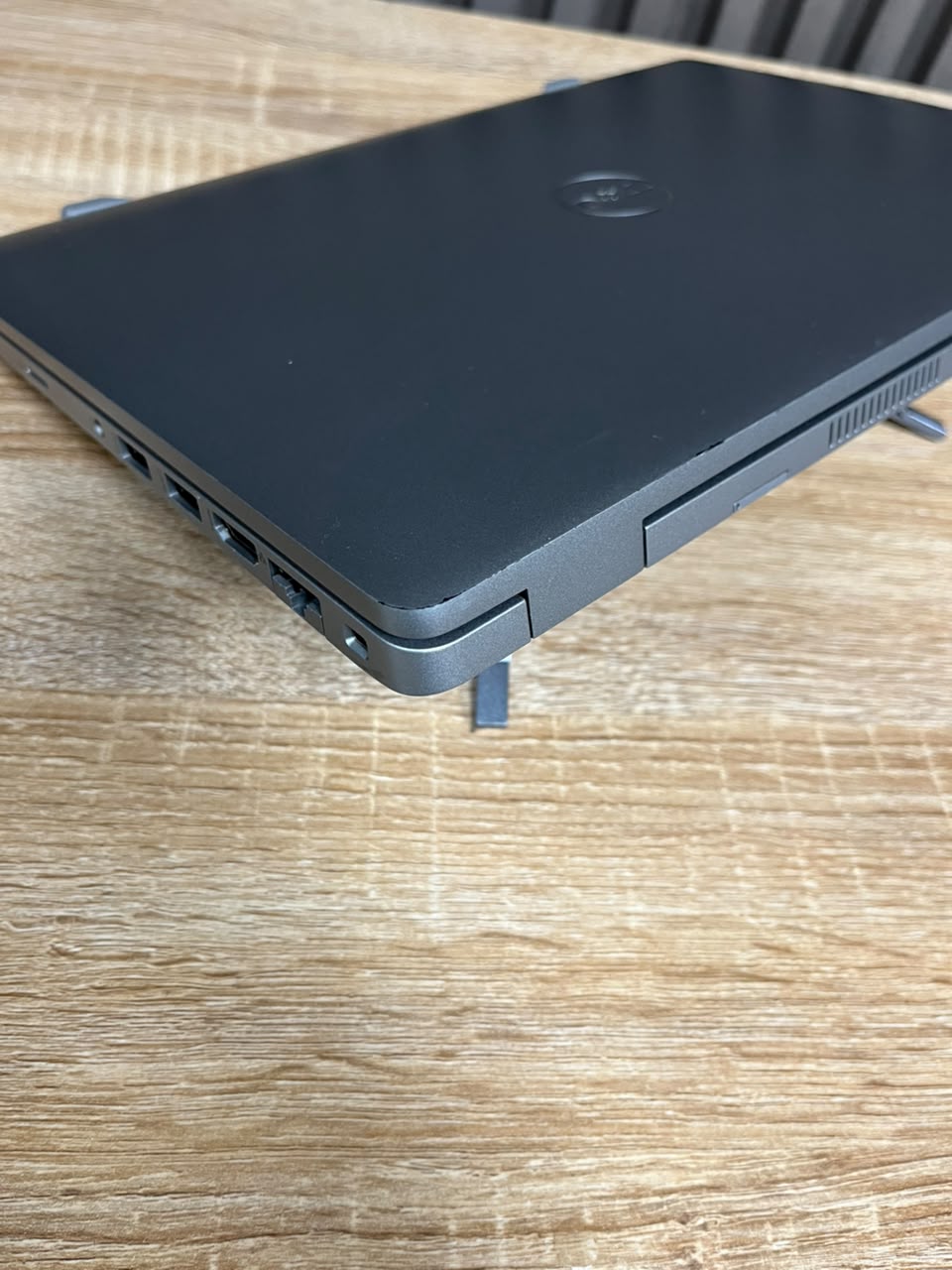 Dell Pro 16 PC16250  Intel Core Ultra 5 235U vPro