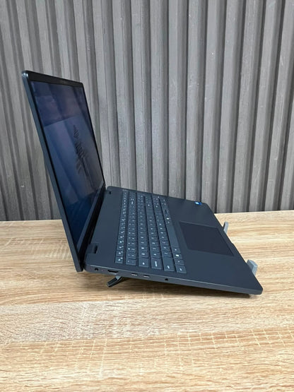 Dell Pro 16 PC16250  Intel Core 7 150U