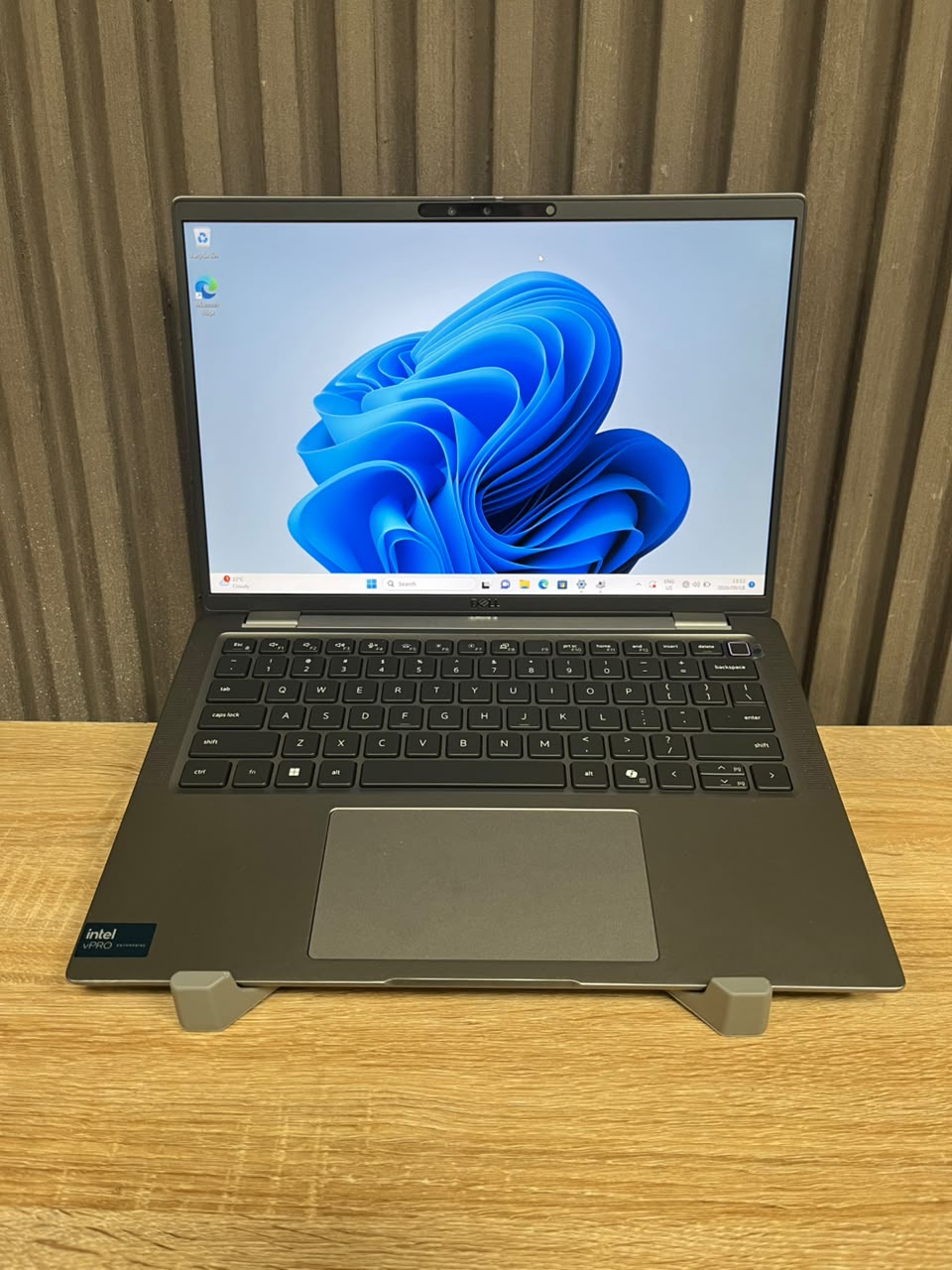 Dell Latitude 7450 Intel Core Ultra 7 165U