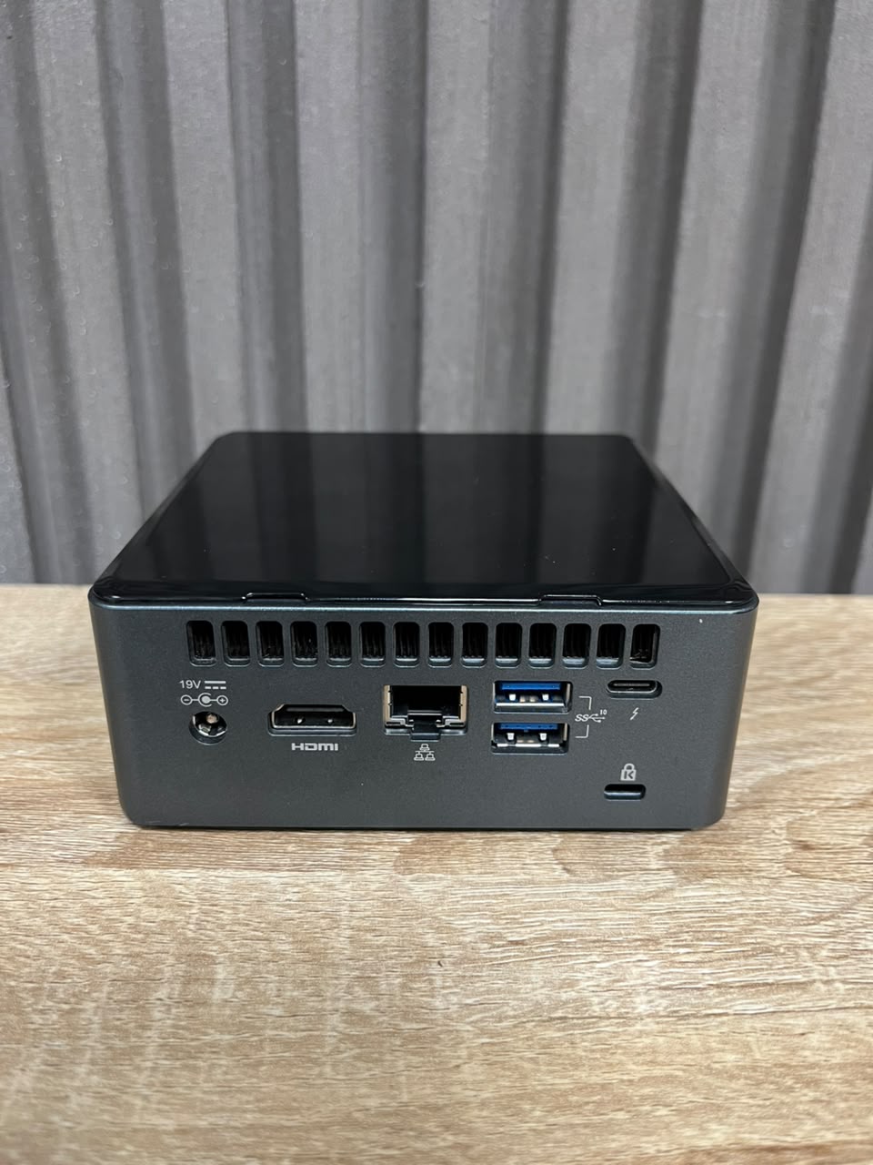 Intel NUC NUC10i5FNH Core i5 10th Gen